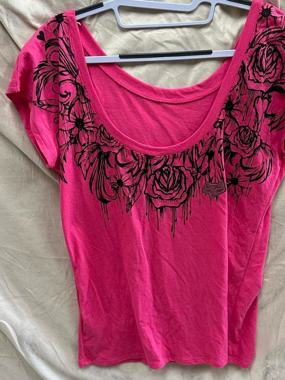 Y2K grunge hot Pink floral graphic tee with rose black accents.